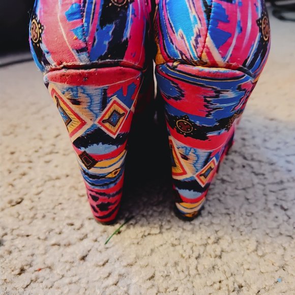 2 for 1 CHARLOTTE RUSSE AZTEC WEDGE BOOTIES - SZ 7 - Picture 8 of 16